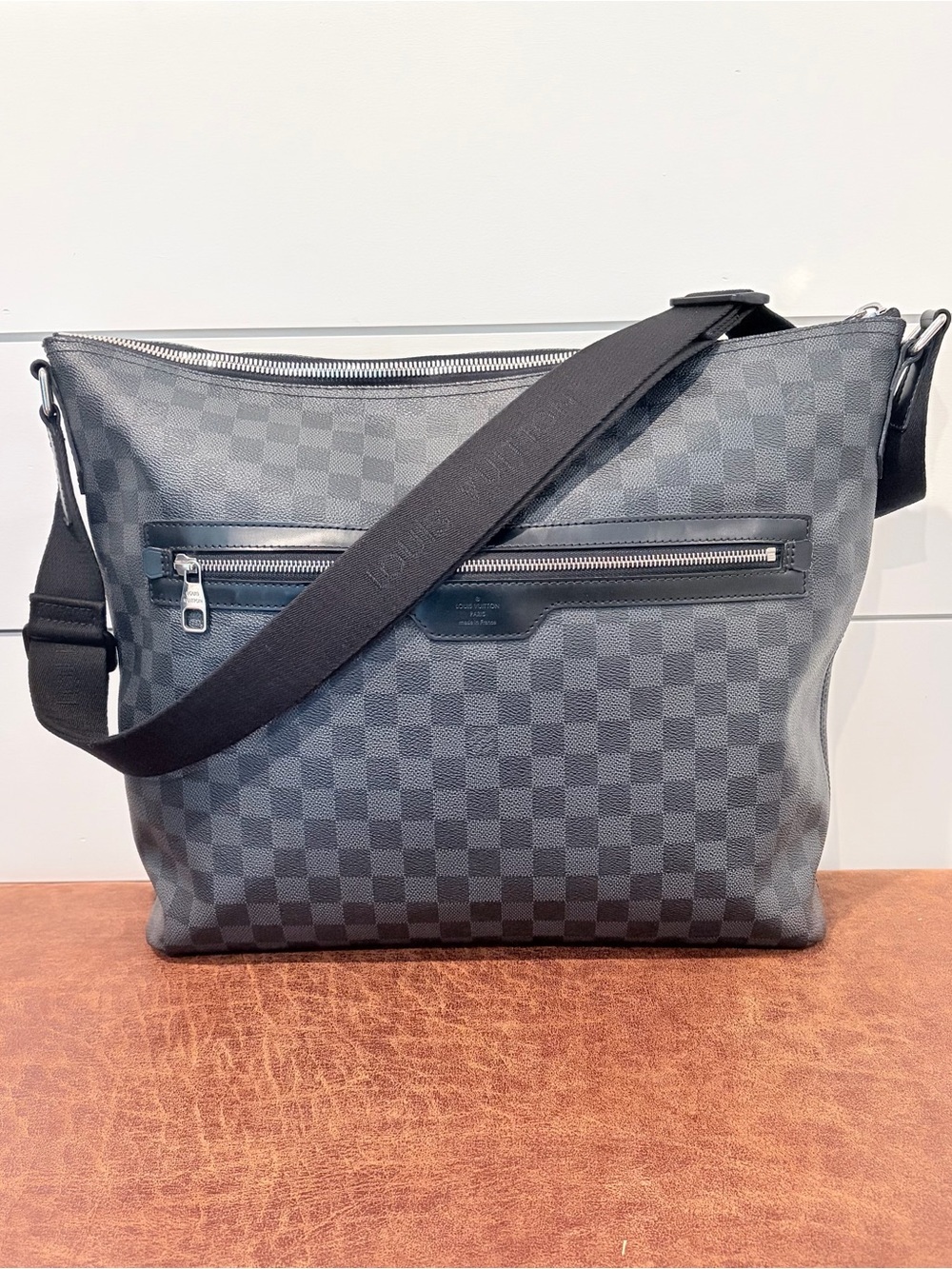 Louis Vuitton Mick GM Messenger Luxe Bag Damier Graphite Canvas Travel Crossbody